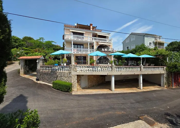 Mit Balkon Und Meerblick By Interhome * نوفي فينودولسكي