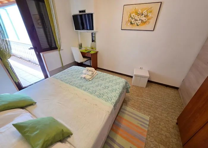 Mit Balkon Und Meerblick By Interhome Apartman